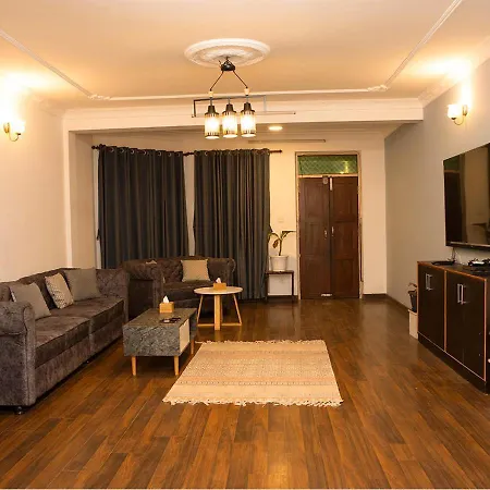 8 Peaks Serviced Apartments